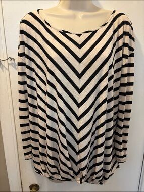 White House Black Market Medium l/s striped top 26-256